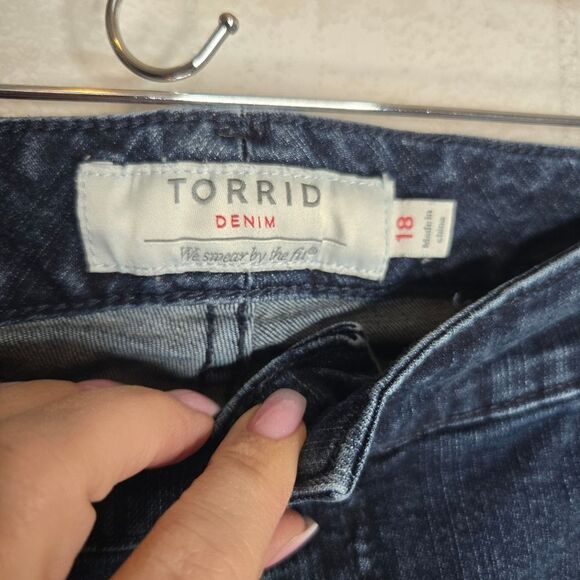 Torrid Mid Rise Skinny Jeans - Picture 5 of 5
